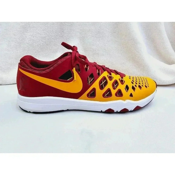 Nike Size 9 Men's Train Speed 4 AMP USC Trojans Logo Red Gold Low Lace Sneakers - Picture 1 of 13